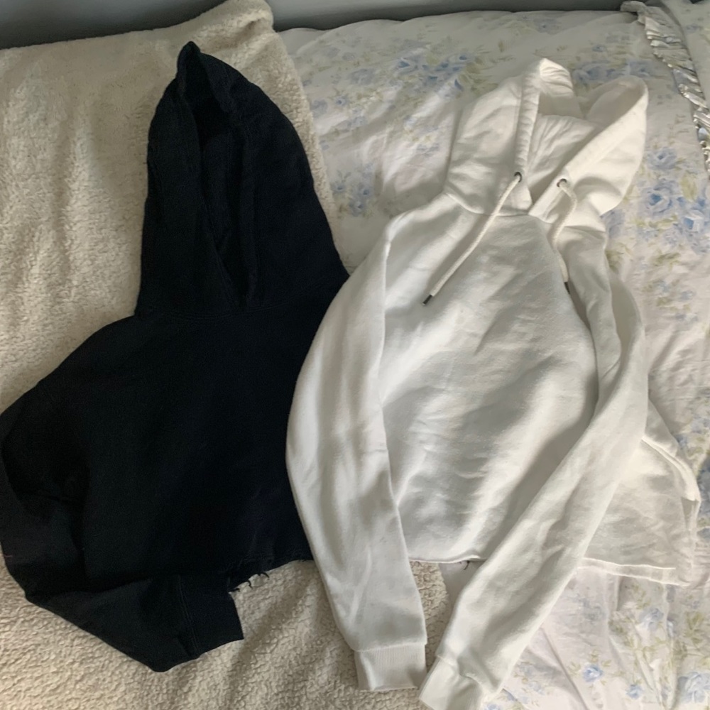 Cropped hoodies! (Black & White)